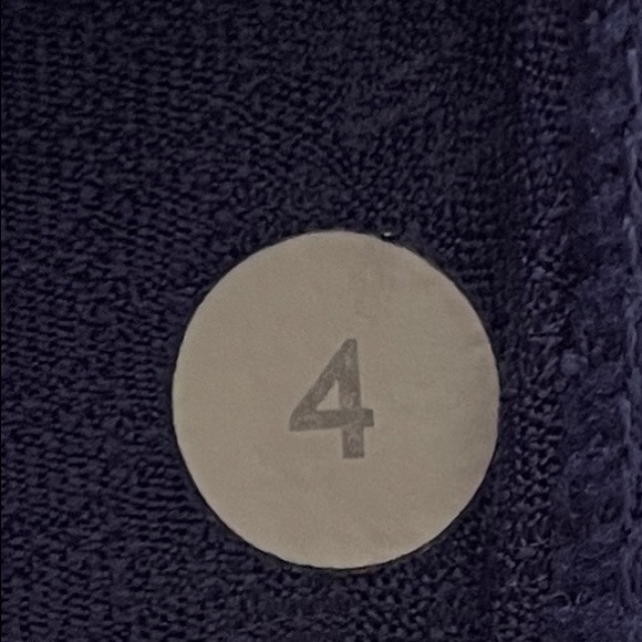 Lululemon Tank Top with built in bra. Size 4. Periwinkle Excellent condition - Picture 4 of 5